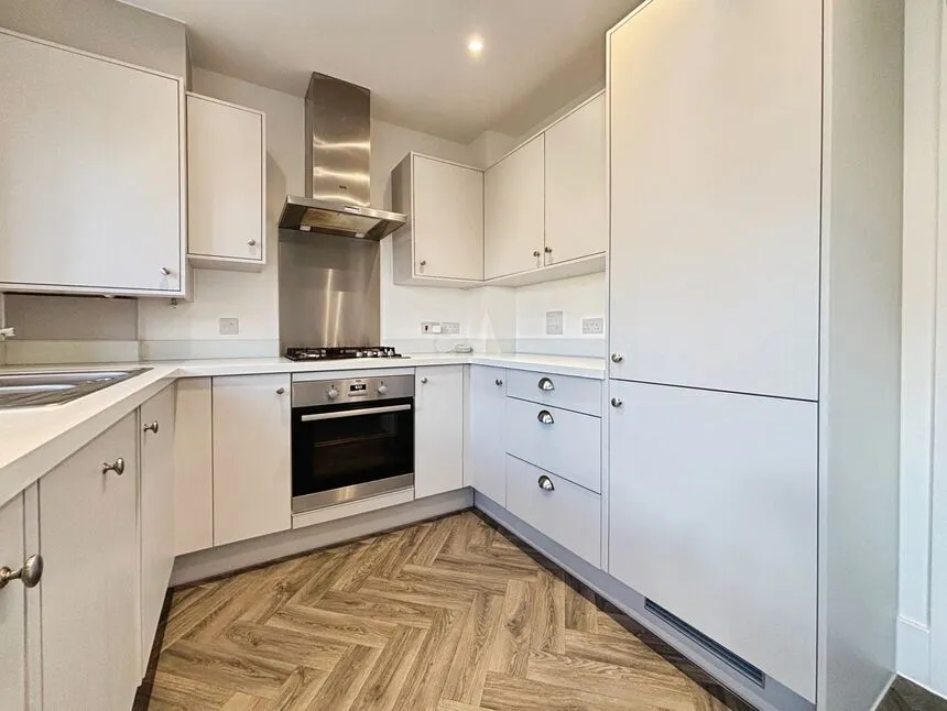 Reeves Avenue, Paddock Wood, TN12, photo 6