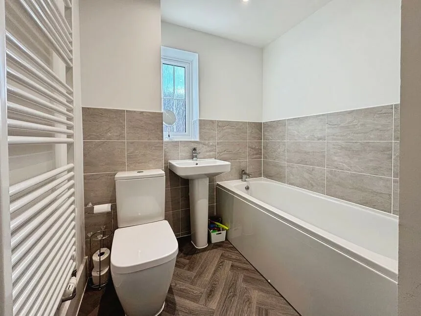 Reeves Avenue, Paddock Wood, TN12, photo 12