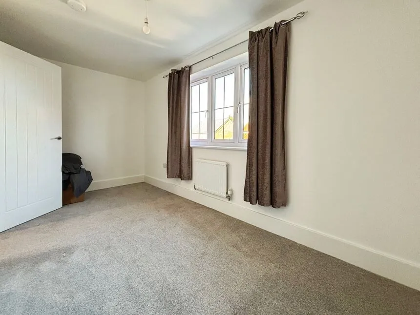 Reeves Avenue, Paddock Wood, TN12, photo 13