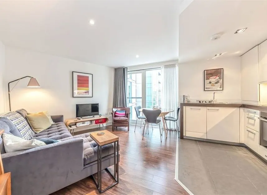 1 bed flat for sale — Salamanca Place, Vauxhall, SE1