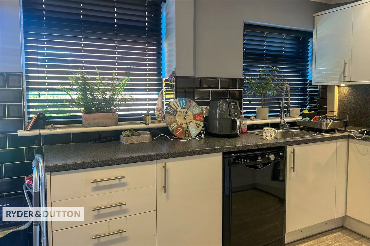 Shelley Road, Chadderton, OL9, photo 8