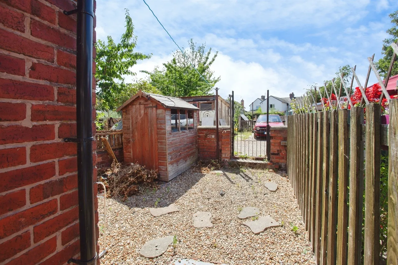 Wood Lane, Treeton, S60, photo 15