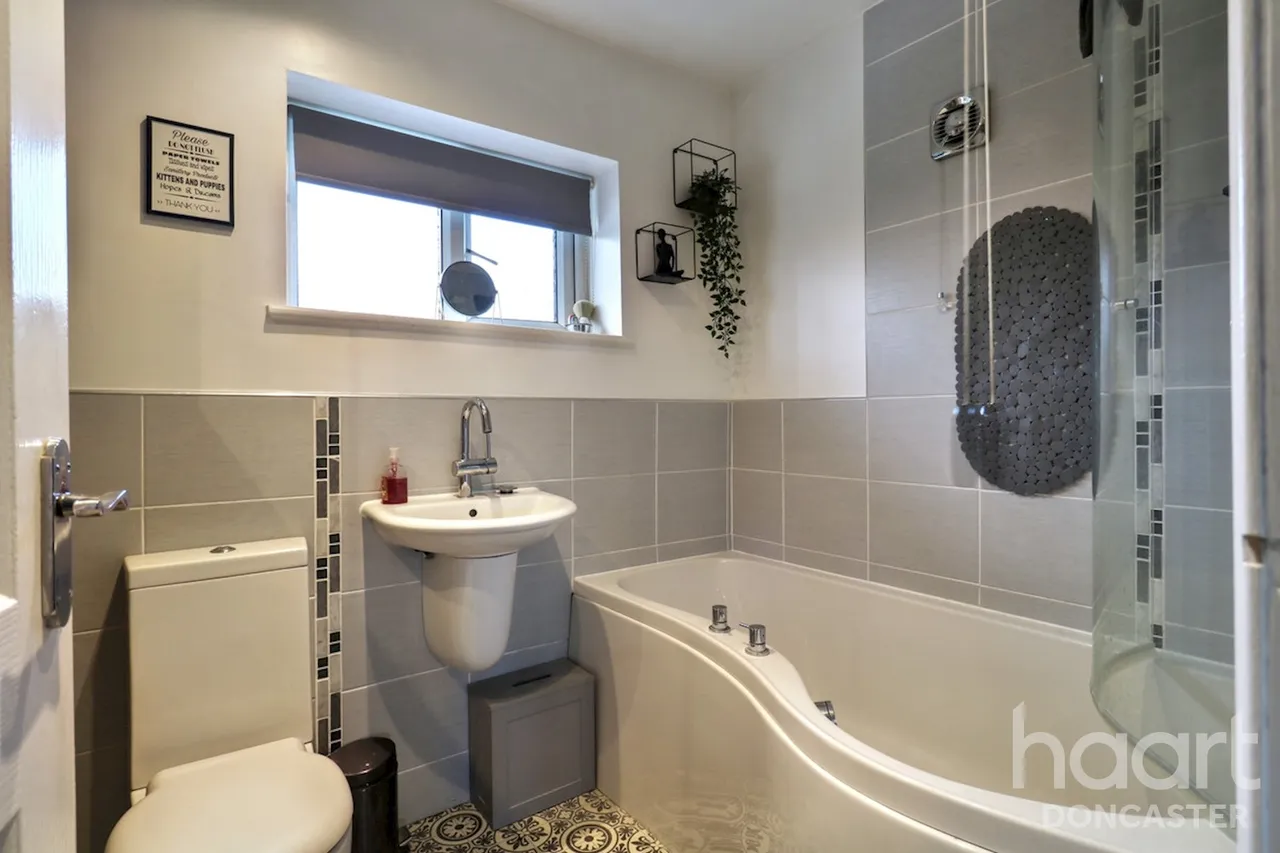 Warwick Road, Doncaster, DN2, photo 10