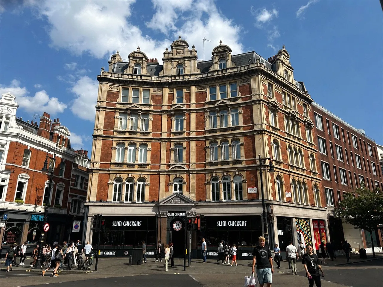 Shaftesbury Avenue, London, WC2H, photo 11