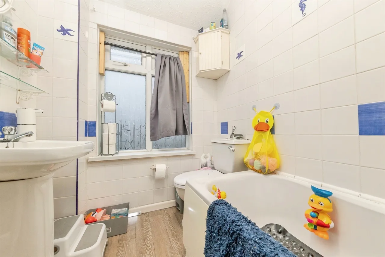 Carrs Road, Clacton-On-Sea, CO15, photo 11