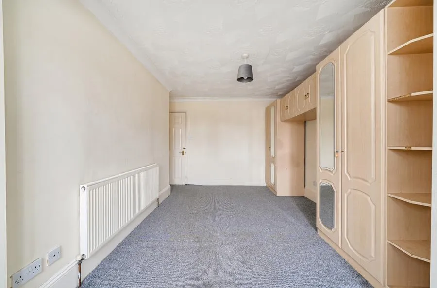 Basingstoke Road, Reading, RG2, photo 11