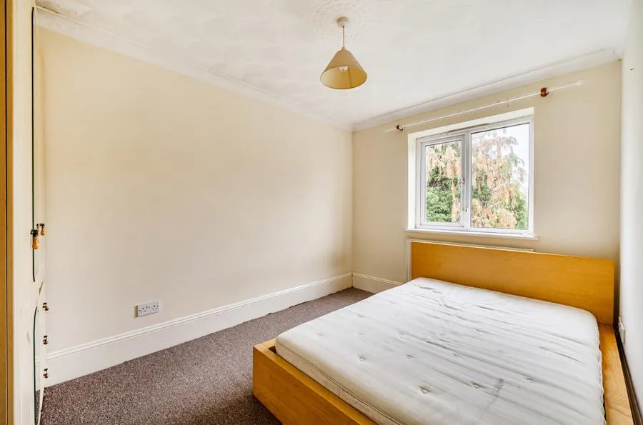 Basingstoke Road, Reading, RG2, photo 7