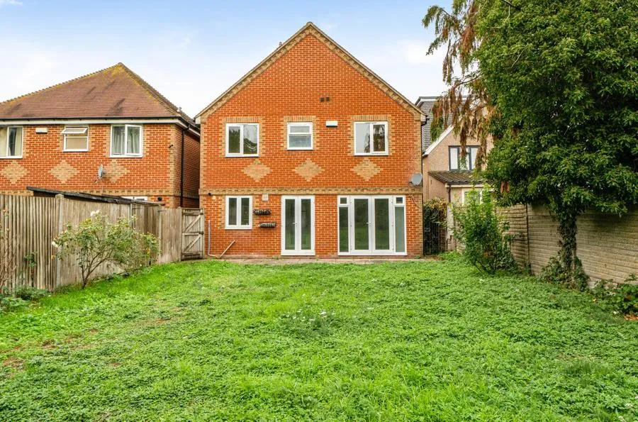 Basingstoke Road, Reading, RG2, photo 19