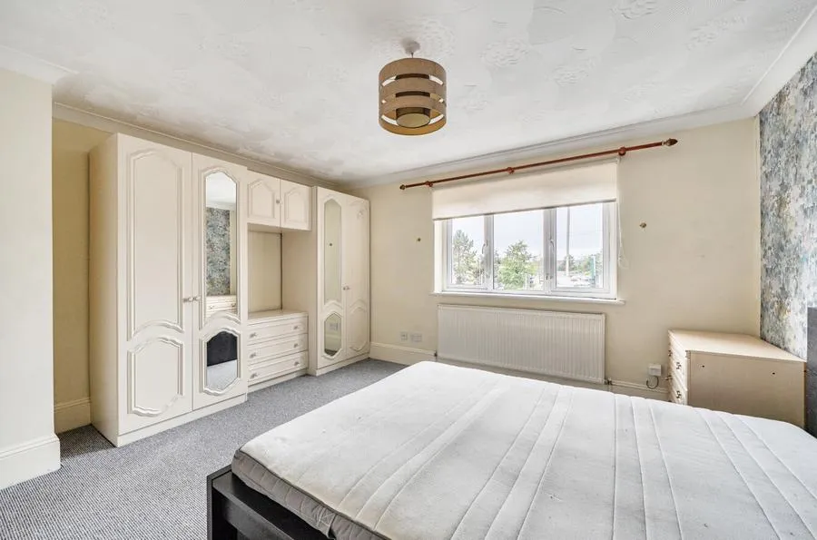 Basingstoke Road, Reading, RG2, photo 13