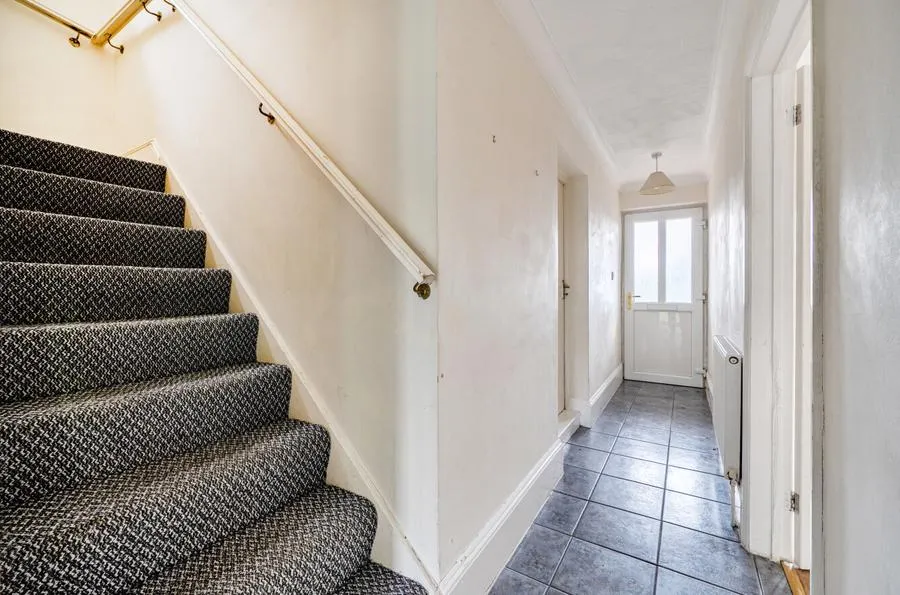 Basingstoke Road, Reading, RG2, photo 18