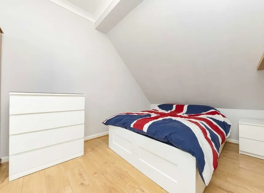 Gladstone Mews, Wood Green, N22, photo 5