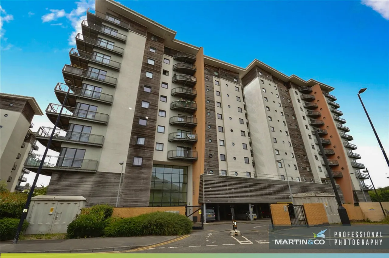 1 bed flat for sale, Picton, Victoria Wharf, CF11