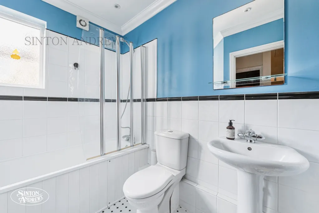 'The Lodge' Princes Road, Ealing, photo 6