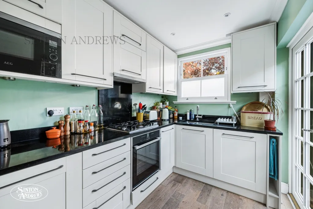 'The Lodge' Princes Road, Ealing, photo 5