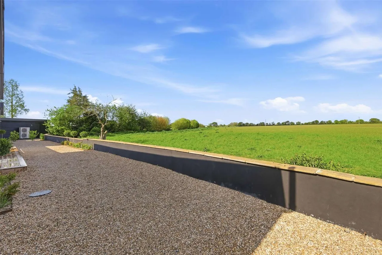 Gransmore Green, Felsted, Dunmow, Essex, CM6 3LA, photo 12