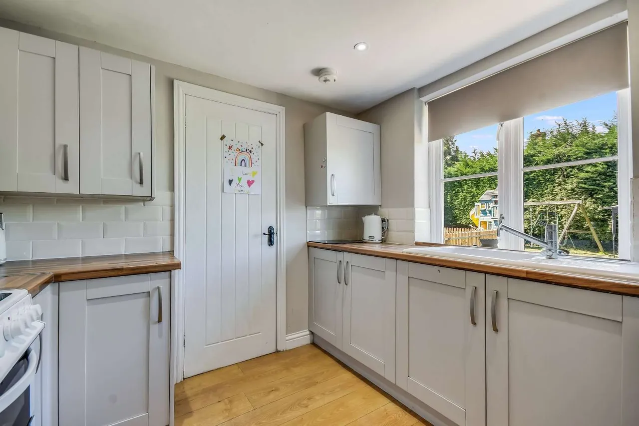 Chalks Green, High Easter Road, Leaden Roding, Dunmow, CM6 1QG, photo 8