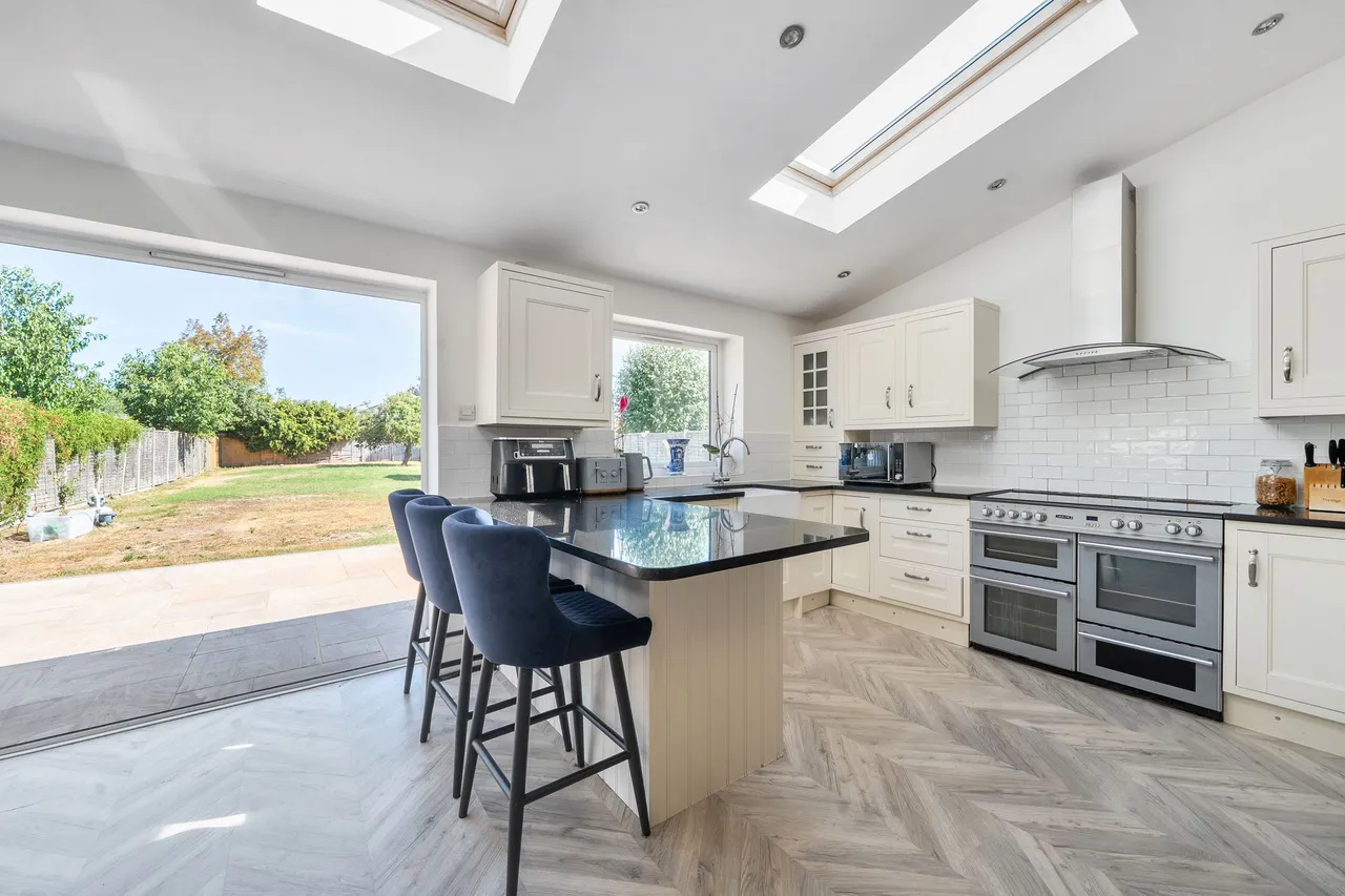 Hollow Lane, Hayling Island, PO11, photo 5