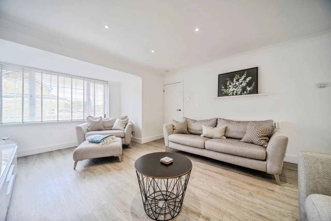 Spenlows Road, Bletchley, Milton Keynes, Buckinghamshire, MK3, photo 2