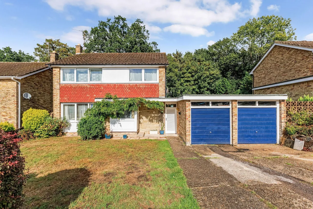 4 bed house for sale — Phillips Close, Headley, GU35