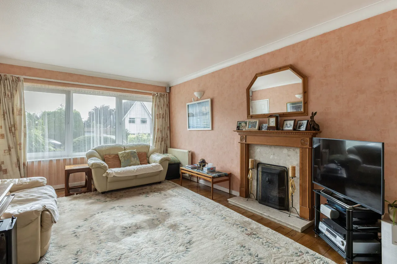 Phillips Close, Headley, GU35, photo 5