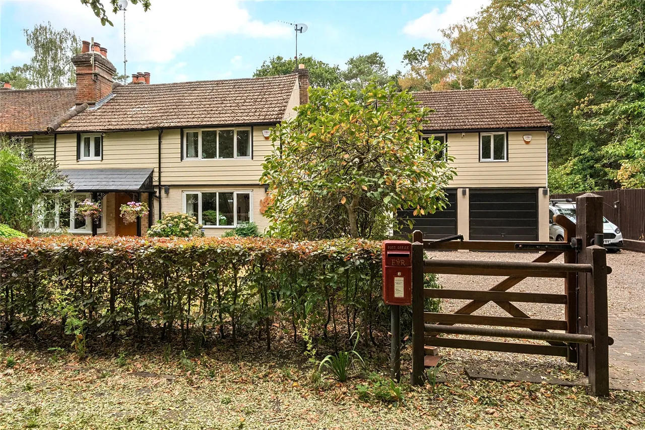 4 bed house for sale, Elm Corner, Ockham, GU23