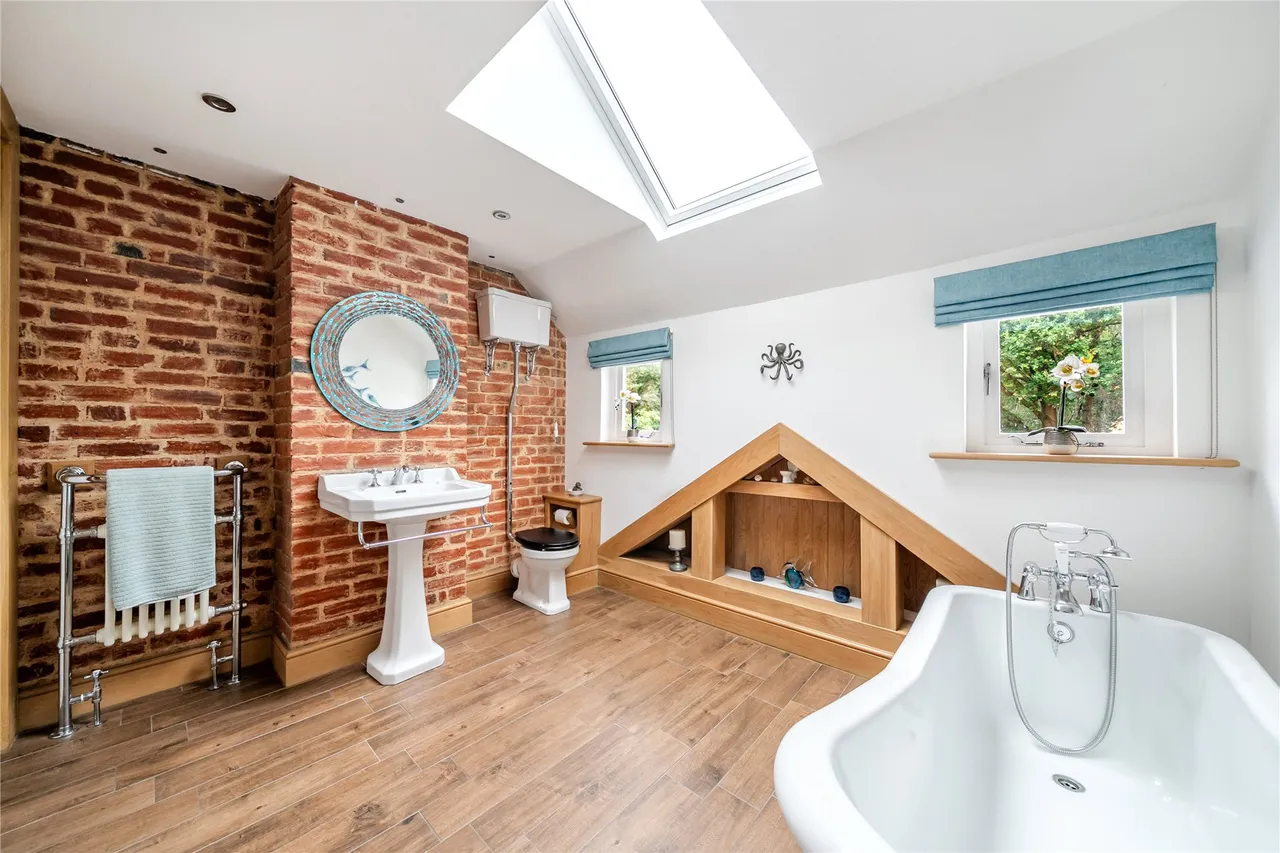 Elm Corner, Ockham, GU23, photo 19