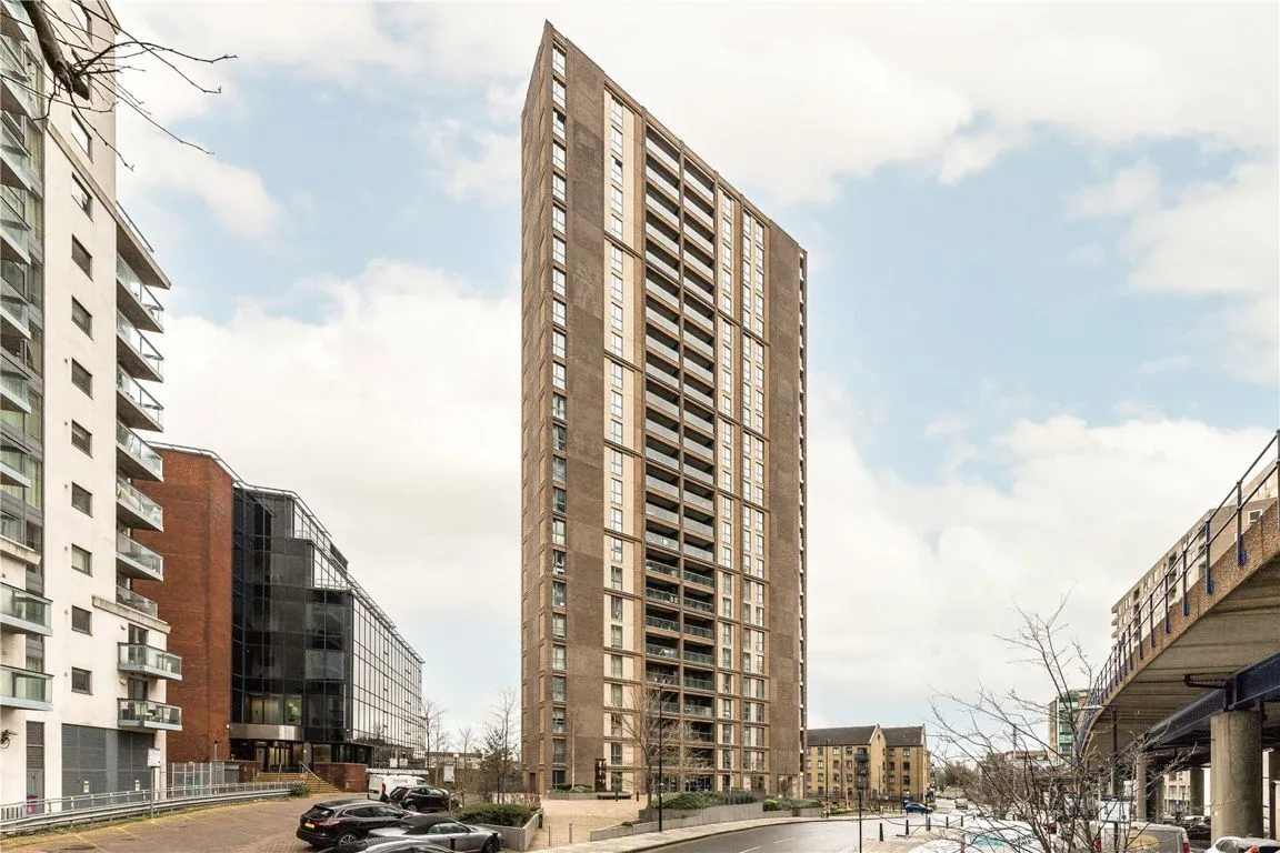 East Ferry Road, Canary Wharf, photo 13