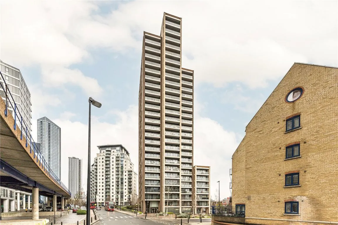 East Ferry Road, Canary Wharf, photo 14