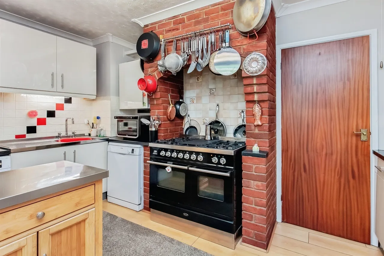 High Street, Wellingborough, NN9, photo 8