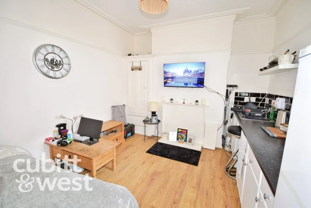 DEPOSIT ALTERNATIVE AVAILABLE London Road, Portsmouth, PO2, photo 2
