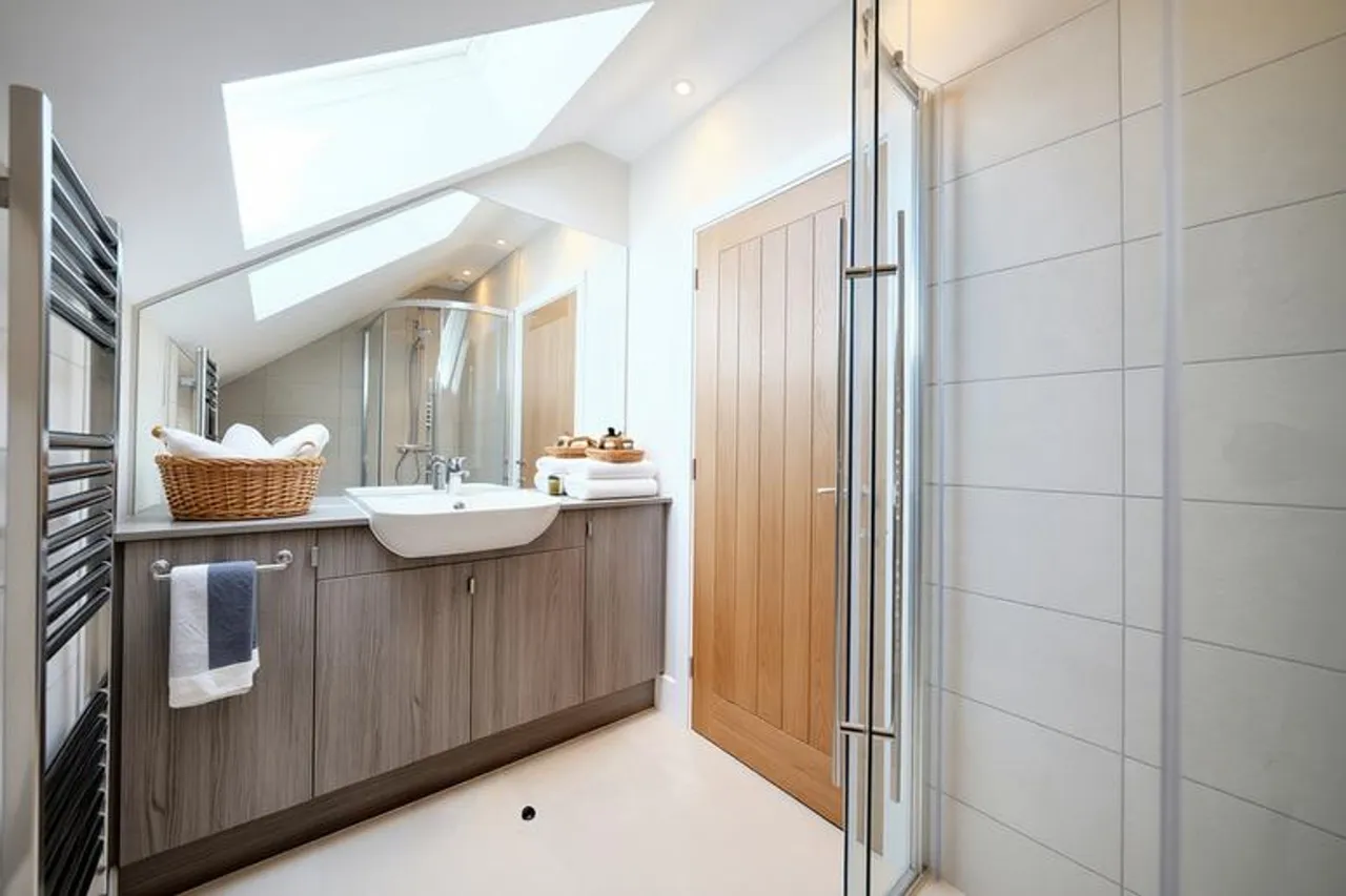 Plot 11 (THE CHARLES), HAWKSLEY RISE, Leicester Road - LE10 1BS, photo 10