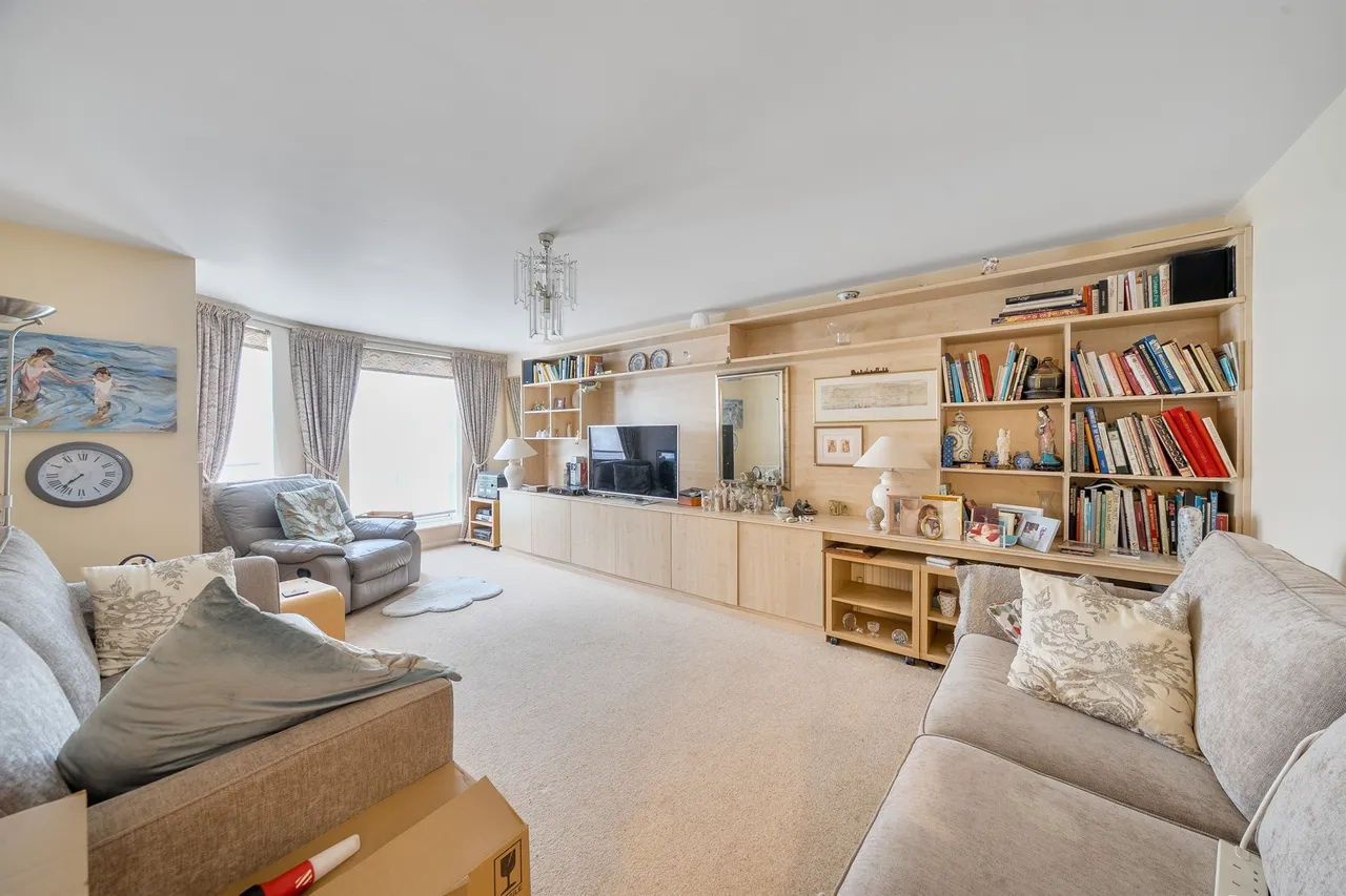 3 bed flat for sale, Dexter Close, St. Albans, AL1