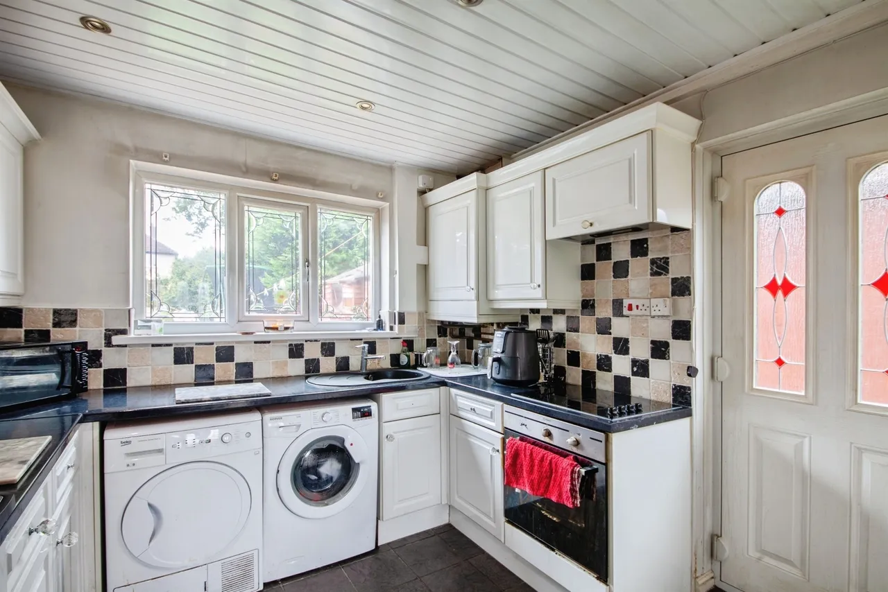Lindhurst Road, Athersley North, S71, photo 6