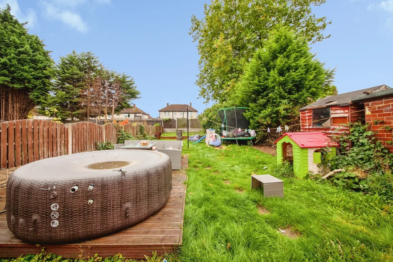 Lindhurst Road, Athersley North, S71, photo 19