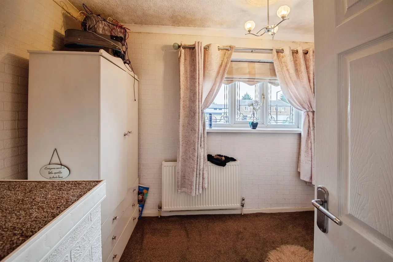 Lindhurst Road, Athersley North, S71, photo 15