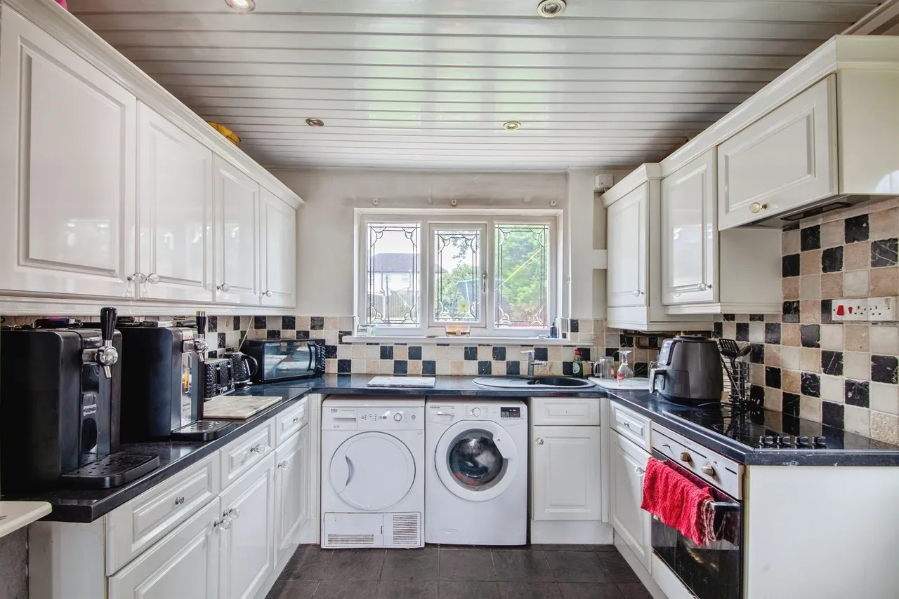 Lindhurst Road, Athersley North, S71, photo 5