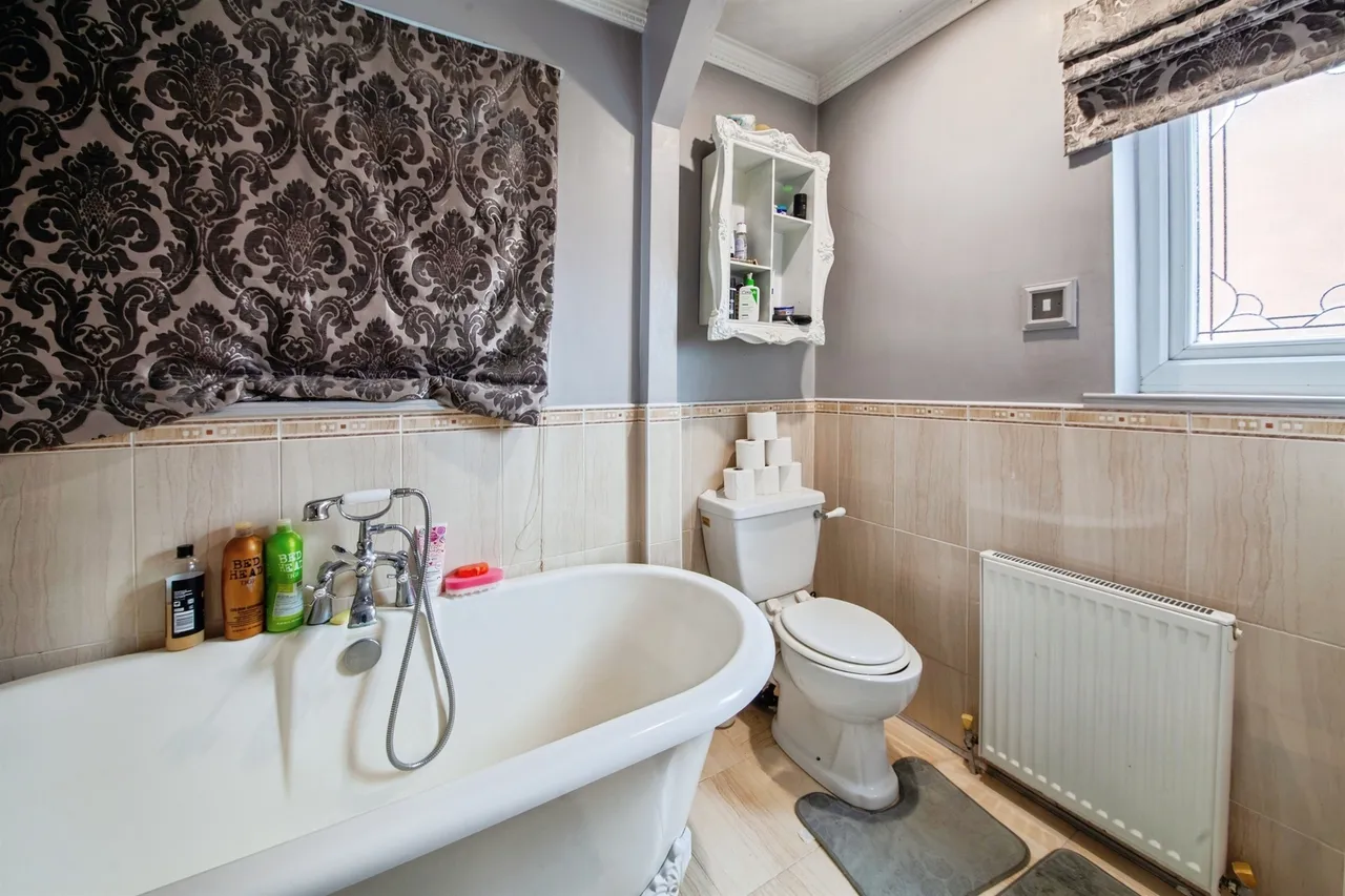 Lindhurst Road, Athersley North, S71, photo 17