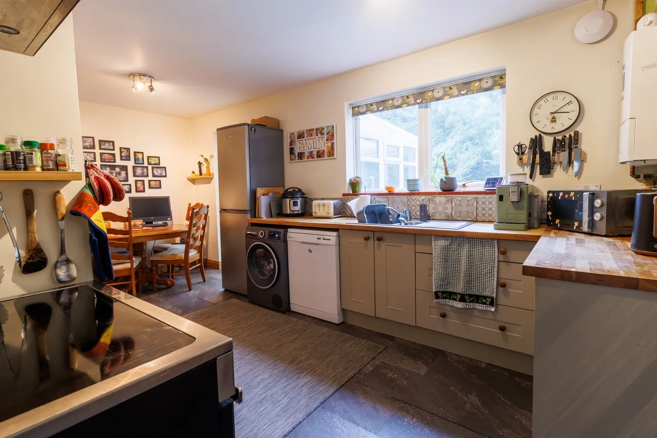 Woodlands Road, East Grinstead, RH19, photo 5