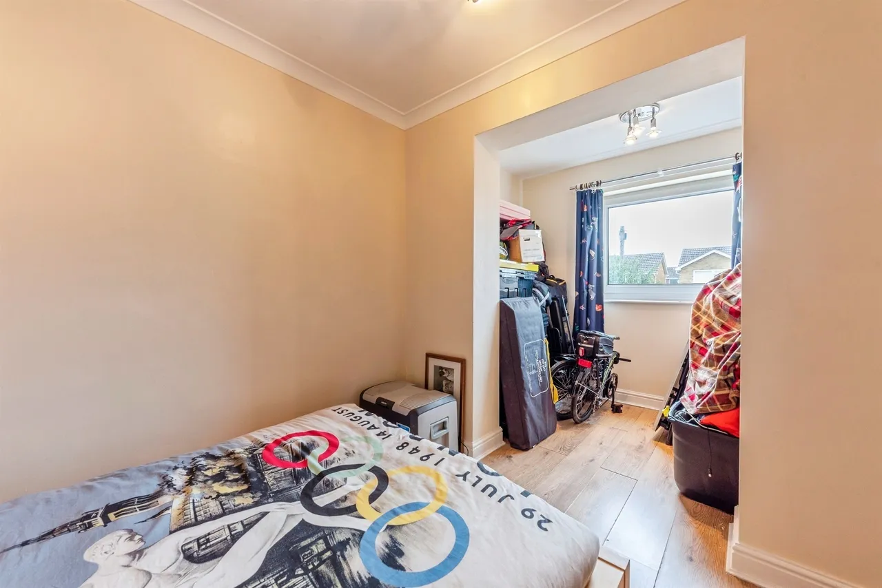 Thorold Road, Barrowby, NG32, photo 22