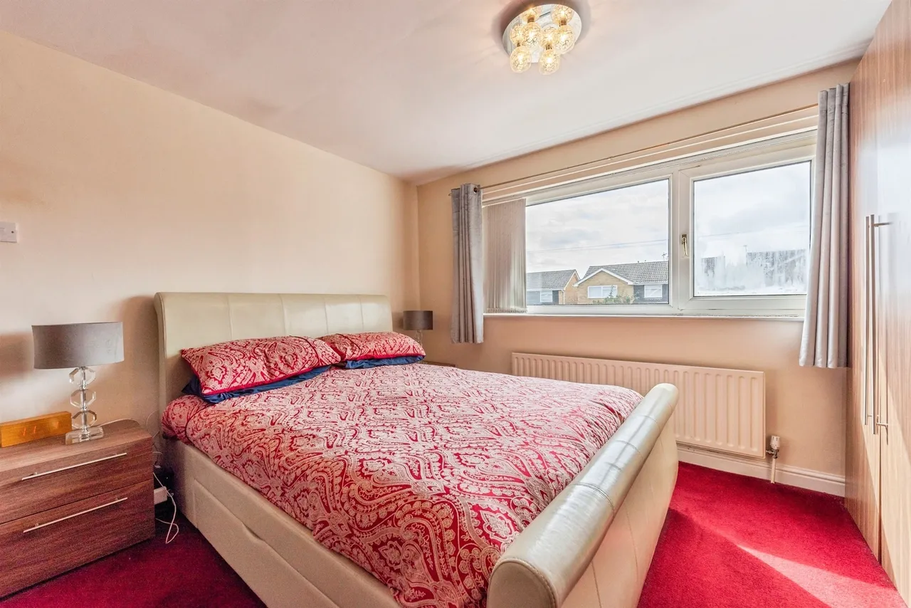 Thorold Road, Barrowby, NG32, photo 18