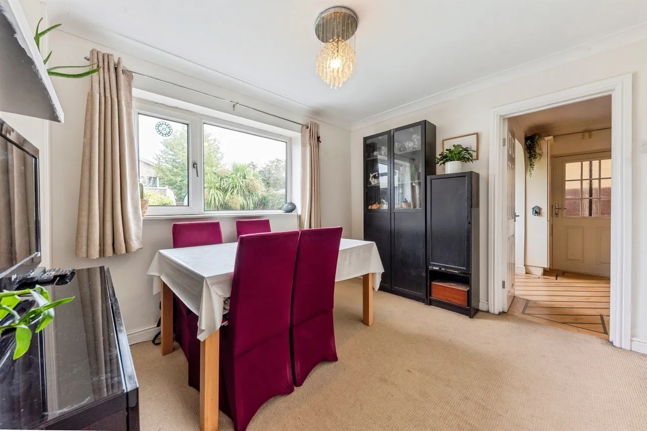 Thorold Road, Barrowby, NG32, photo 12