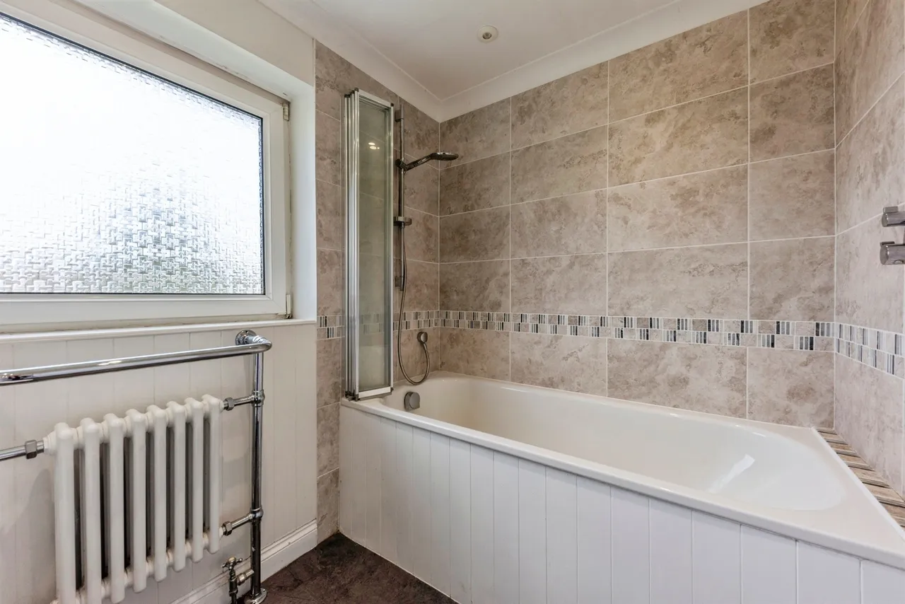 Thorold Road, Barrowby, NG32, photo 27