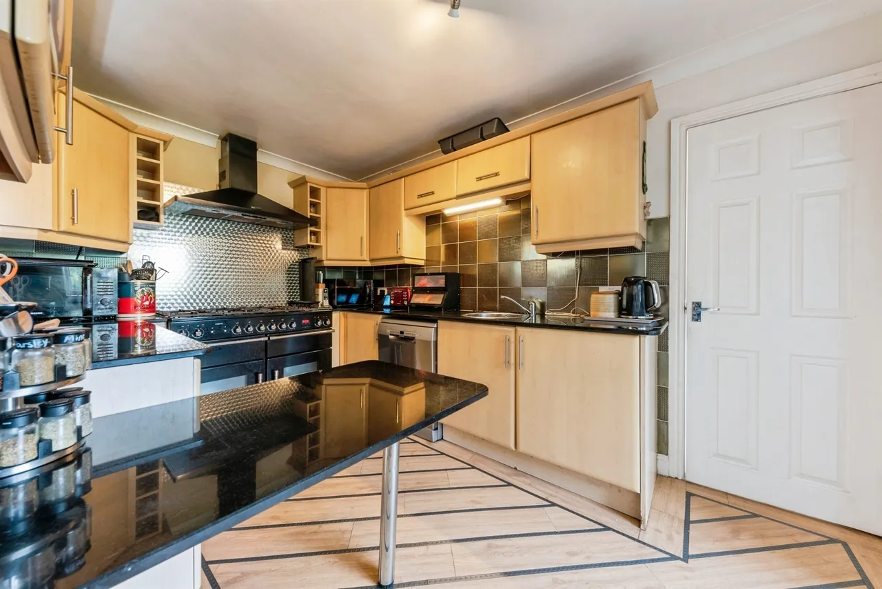 Thorold Road, Barrowby, NG32, photo 7