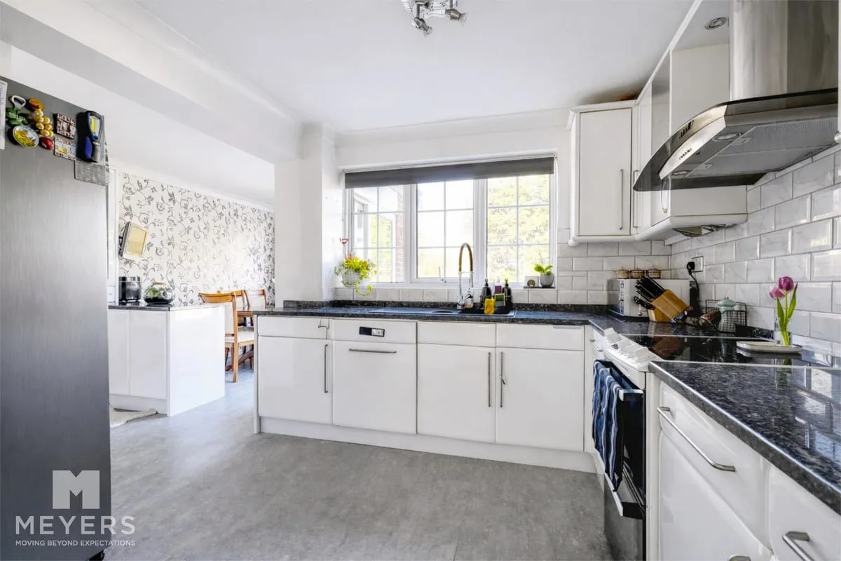 Anne Close, Christchurch, BH23, photo 2