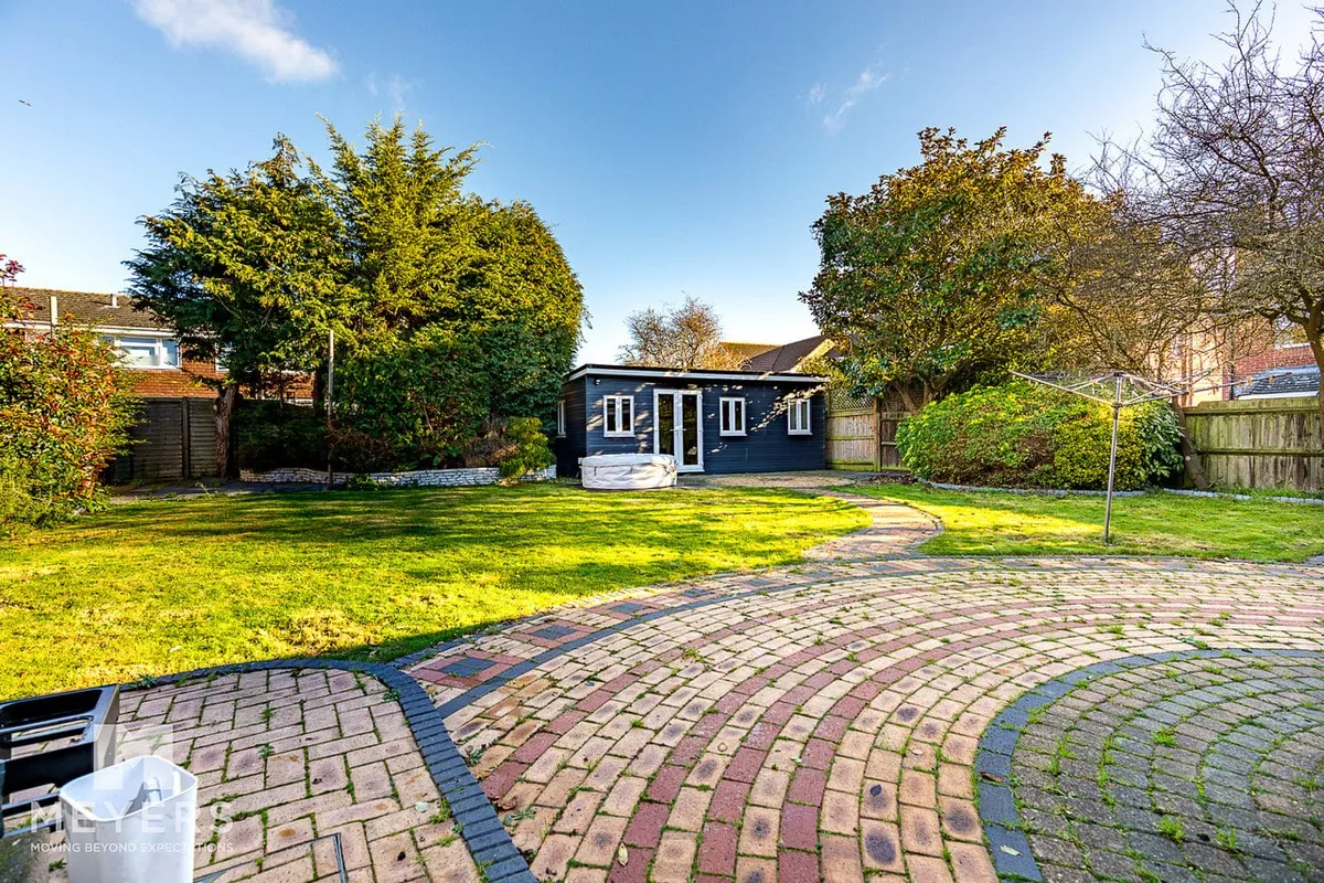 Anne Close, Christchurch, BH23, photo 4