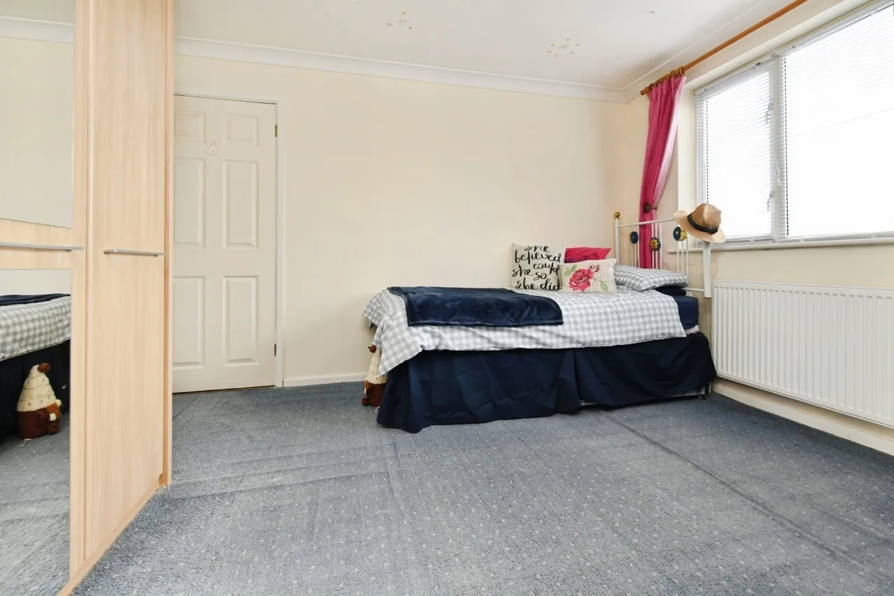 Englefield Close, Hockley, Essex, SS5, photo 13
