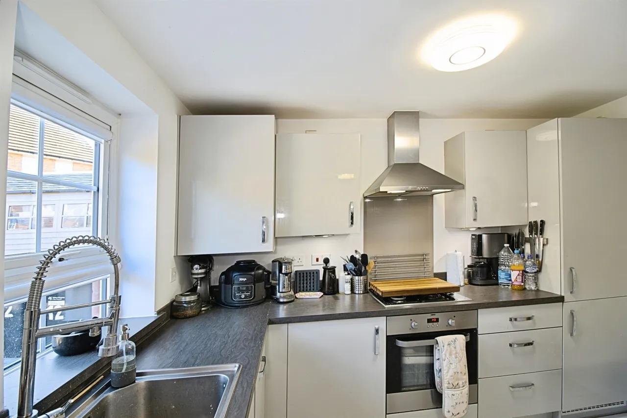 Martina Close, Fairfields, MK11, photo 4