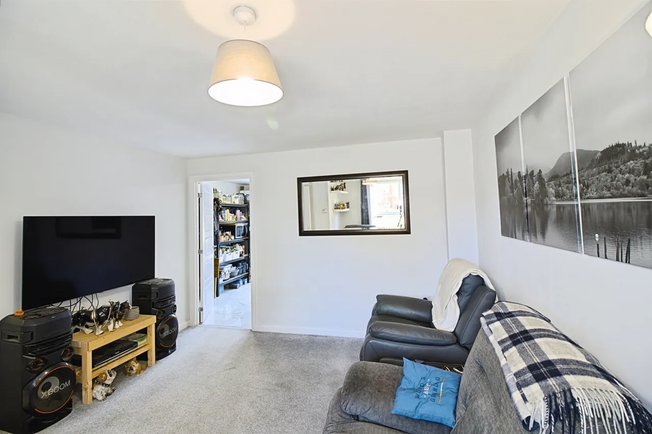 Martina Close, Fairfields, MK11, photo 6