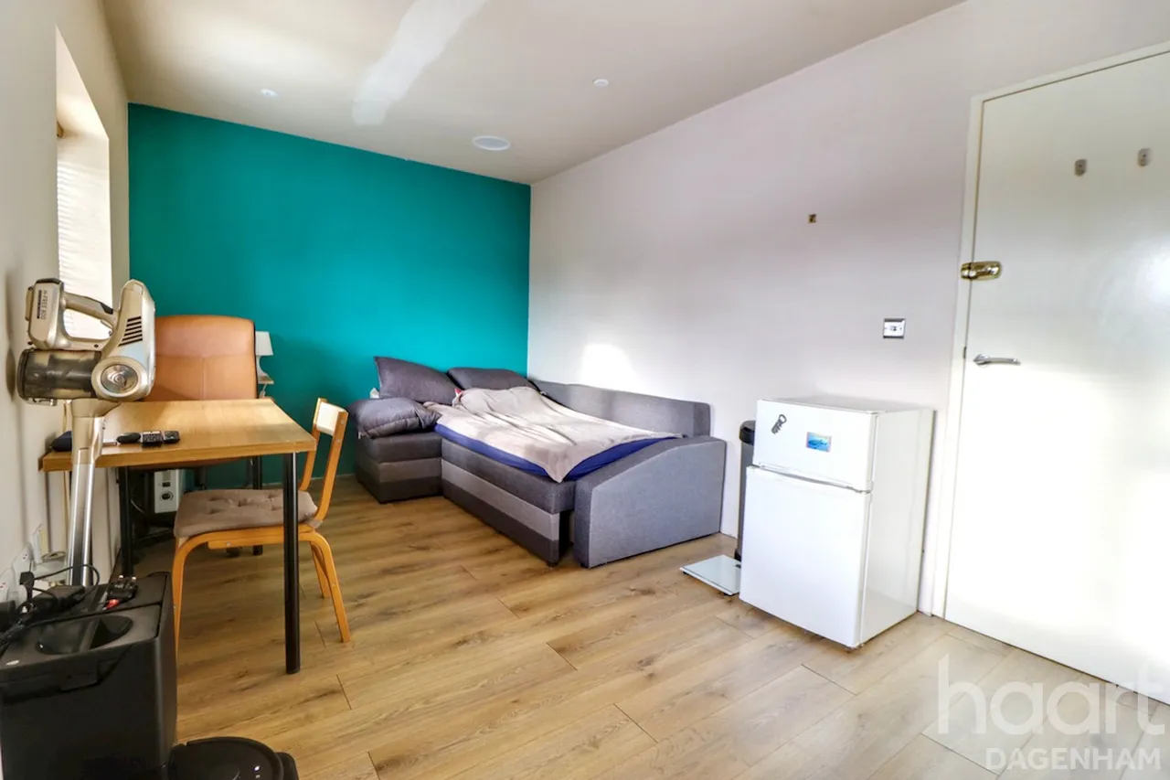 St Georges Road, Dagenham, RM9, photo 23