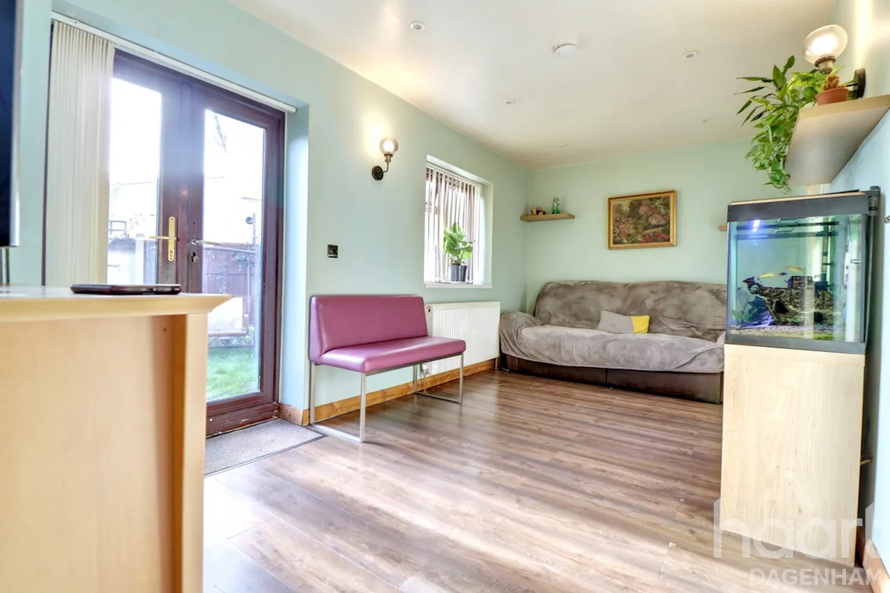 St Georges Road, Dagenham, RM9, photo 12